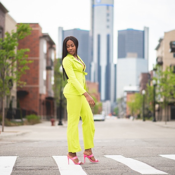 Neon green suit set - Picture 2 of 4